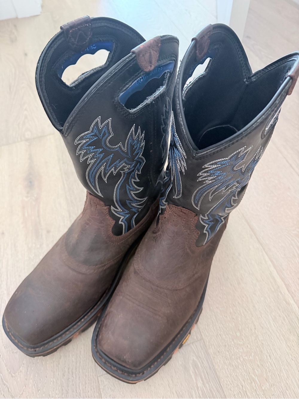 Cody James Brown Leather Cowboy Boots with Embroidered Shaft - Carbon Fiber Toe - Picture 11 of 11